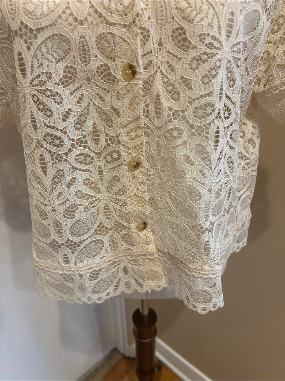intimissimi Cream Lace Short Sleeve Button-Up Blouse - Picture 4 of 8
